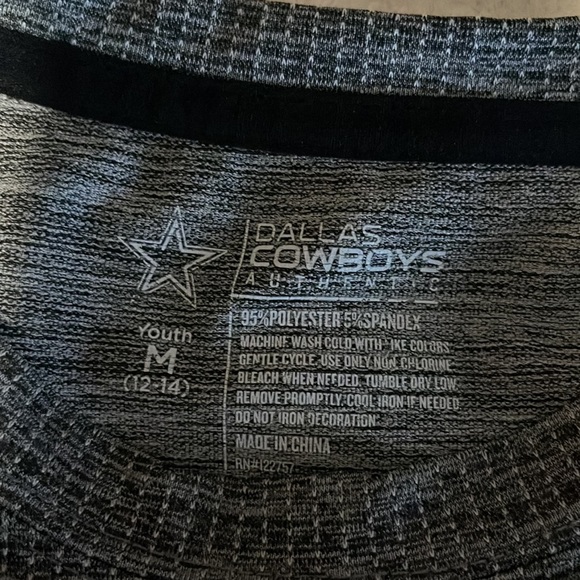 Youth Dallas Cowboys long-sleeve shirt - Picture 2 of 2
